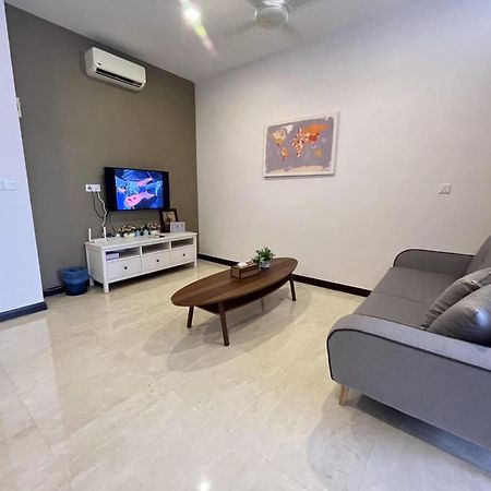 Silverscape Seaview Residences Melaka Экстерьер фото