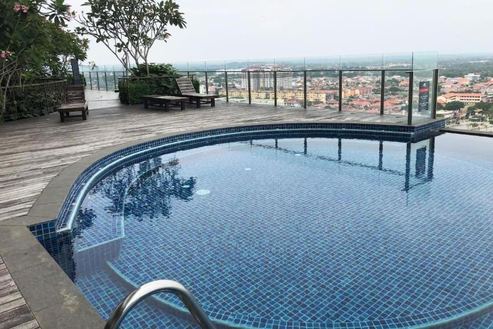 Silverscape Seaview Residences Melaka Экстерьер фото